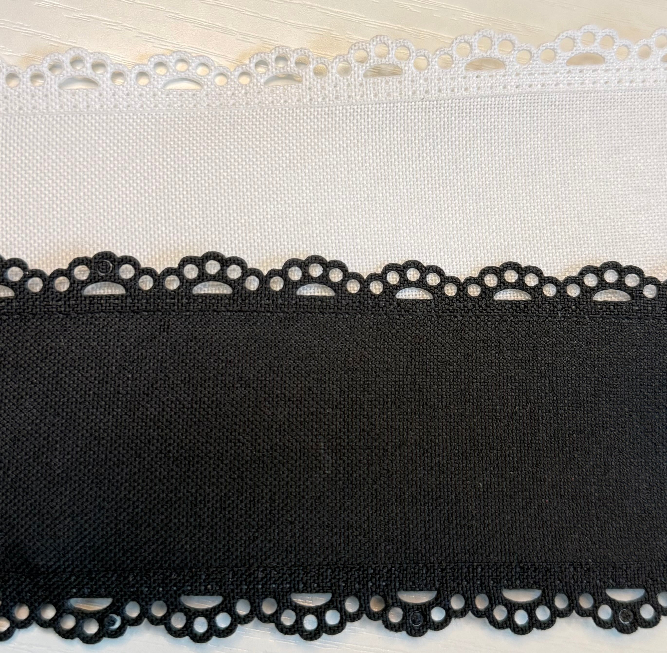 Scalloped Linen 2.5 inch